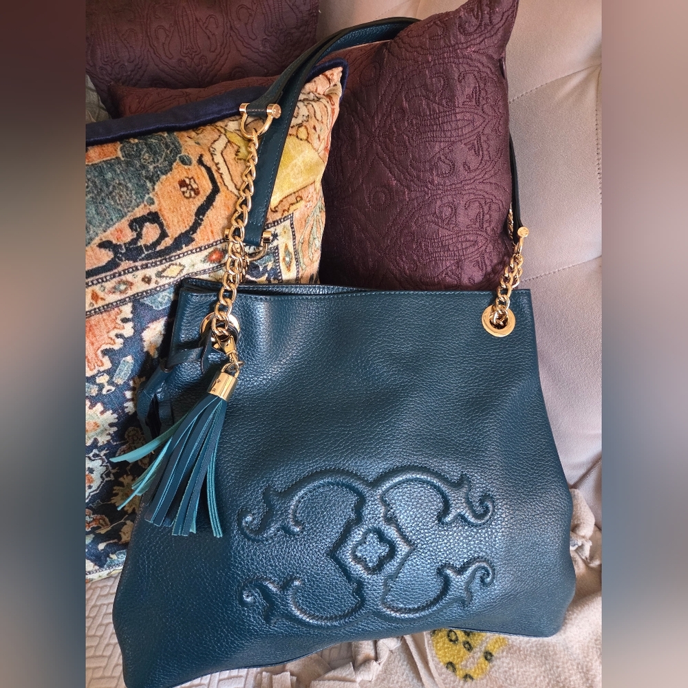 C. Wonder  Pebbled LEATHER TOTE With Gold Chains & Tassel Purse TEAL.